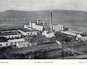 Reprodukce pohlednice vydané kolem roku 1940 zachycuje továrnu RUPA (současný Orion) v Praze-Modřanech. Na snímku je krásně vidět původní vedení tratě z Modřan do Braníka, která původně vedla na opačné straně továrny než nyní.