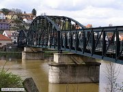 Star davelsk ocelov most pes eku Vltavu, kter si zahrl i ve filmu Most u Remagenu. Snmek z 30. dubna 2006.