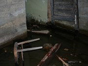 Zatopený sklep výpravní budovy