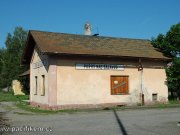 Opuštěná budova zastávky