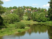 Snmek z 25. kvtna 2008 zachycuje partie eky Szavy v mstch tzv. Pvlack mule. Fotografie je focen od lvky, jen spojuje pleitostnou eleznin zastvku s bvalm pionrskm tborem (dnen SPORTAREL SAMOPE).